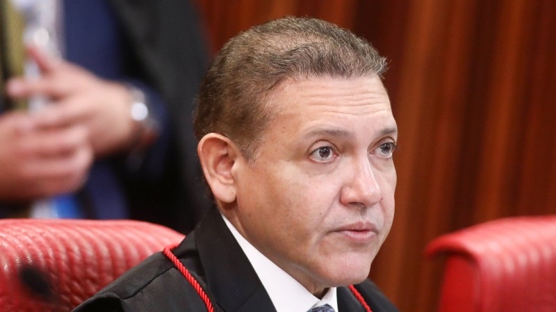 img_0112.jpg Nunes Marques suspende pesquisa que traz queda de Flávio Bolsonaro