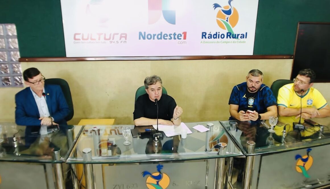 Efraim estabelece início das convenções como prazo para escolha de vice