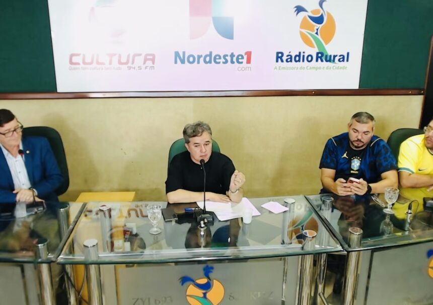 Efraim estabelece início das convenções como prazo para escolha de vice