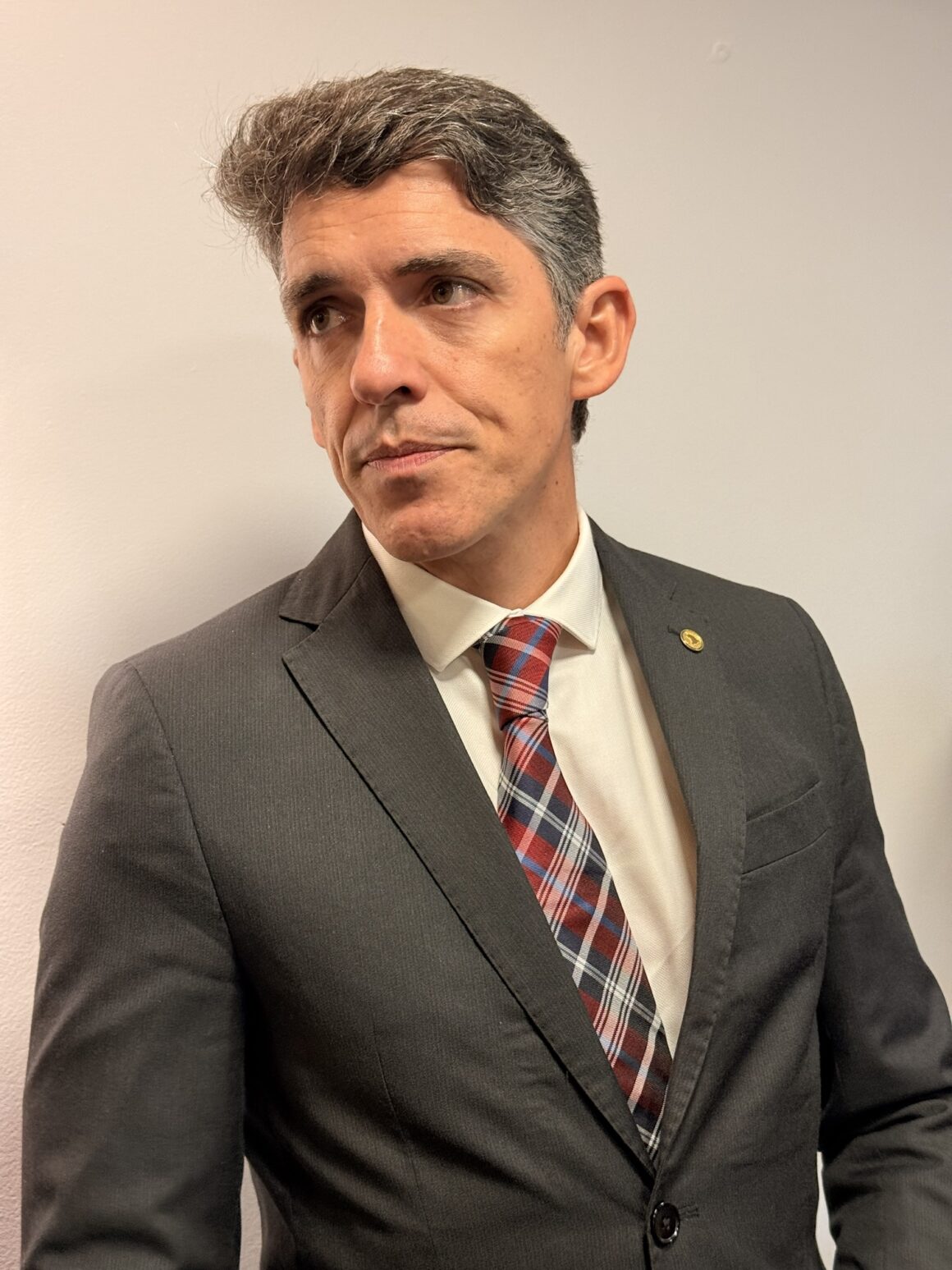 Tovar diz ter posicionamento político sobre manter voto a Nabor para o Senado