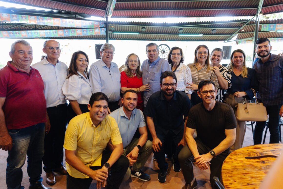 1aa92cc0-5547-4543-a2ad-58ca12c7473c Guarabira: João Azevêdo recebe apoio de sete vereadores e lideranças de oposição