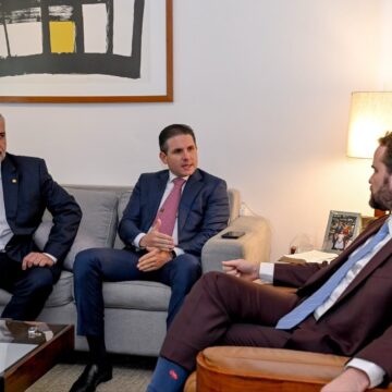 80837b07-882b-4ad2-924d-7ae29b2f4016 Hugo Motta recebe equipe econômica para discutir dívidas rurais e projeto dos combustíveis