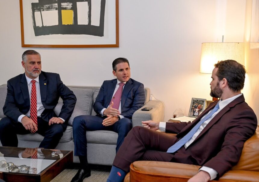 80837b07-882b-4ad2-924d-7ae29b2f4016 Hugo Motta recebe equipe econômica para discutir dívidas rurais e projeto dos combustíveis