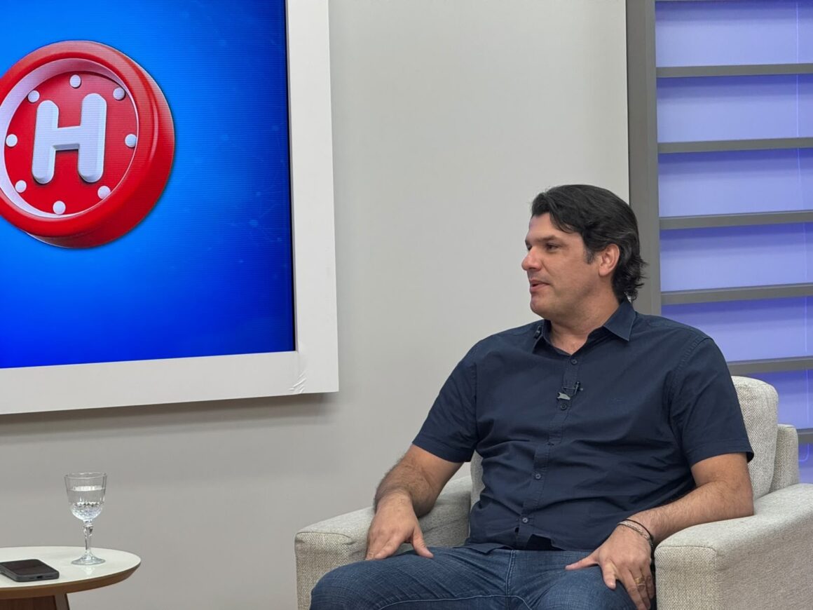 dbc96e45-751a-44e8-8728-d462288ed143 Leo cogita votar em apenas um senador, mas esticará decisão até conversar com João Azevêdo