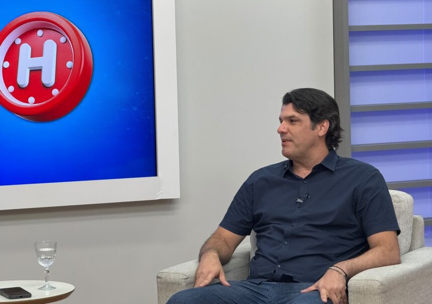dbc96e45-751a-44e8-8728-d462288ed143 Leo cogita votar em apenas um senador, mas esticará decisão até conversar com João Azevêdo