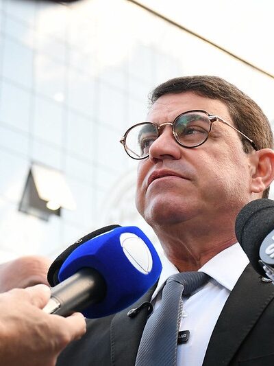 Dinho diz que segue Cícero e Veneziano, mas não descarta apoio a Nabor