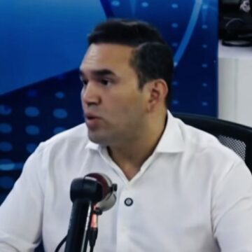 Screenshot Jhony não “solta” João, já se abraçou com Veneziano e flerta com Nabor