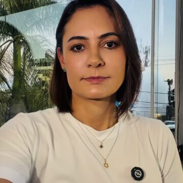 Screenshot Um mês após Michelle “romper” e em queda nas pesquisas, Flávio Bolsonaro pede desculpas à ex-primeira-dama