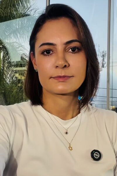 Screenshot Um mês após Michelle “romper” e em queda nas pesquisas, Flávio Bolsonaro pede desculpas à ex-primeira-dama