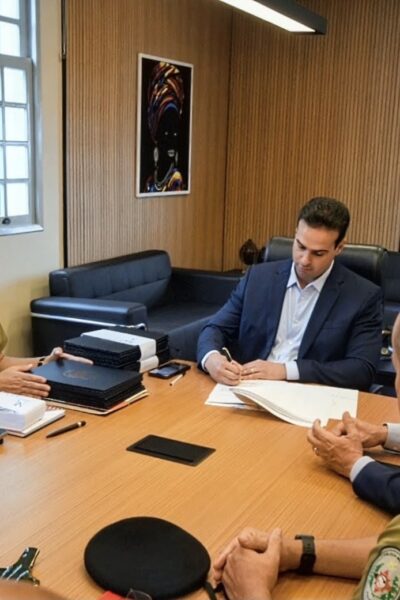 567c538c-f840-4aac-9c01-6dfedeacfa4a Governador assina atos promocionais de policiais e bombeiros militares