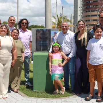 Prefeito de Cabedelo entrega Praça Tia Sônea e amplia opções de lazer em Ponta de Campina