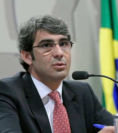 Veneziano anuncia ex-diretor da ANS Paulo Rabello Filho para segundo suplente