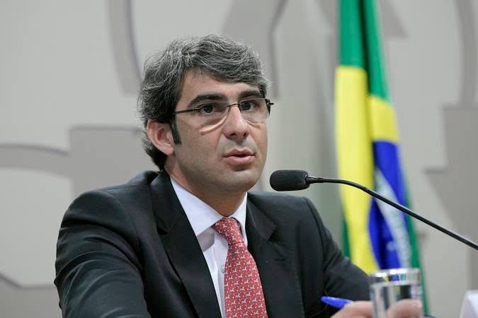 Veneziano anuncia ex-diretor da ANS Paulo Rabello Filho para segundo suplente