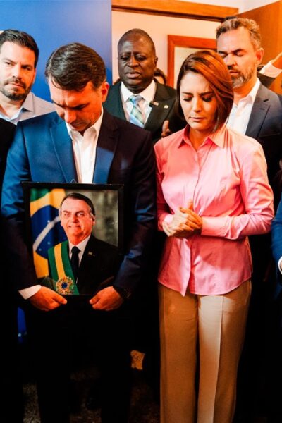 img_1580 Para alívio da direita bolsonarista, Michelle e Flávio Bolsonaro fazem as pazes