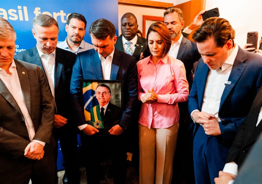 img_1580 Para alívio da direita bolsonarista, Michelle e Flávio Bolsonaro fazem as pazes
